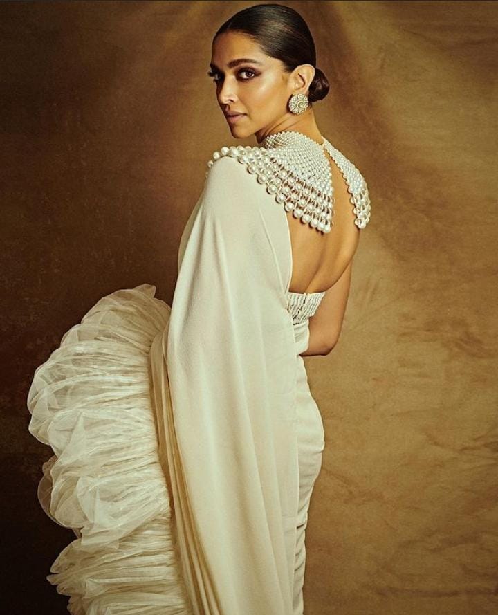 Deepika Padukone Net Worth, Biography, Salary, in Hindi: इतना पैसा है की आप सोचते ही रह जाएंगे पूरा पढ़ें...